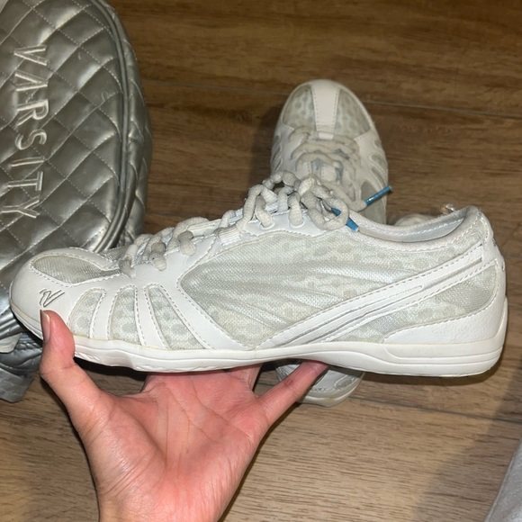 Last Pass 2.0 Cheerleading Shoes - Picture 4 of 5